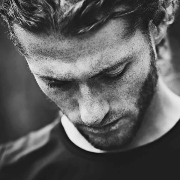 Portrait photo of Alexandre Deschaumes, a VAST artist creating very high resolution landscape and mountain photographs.