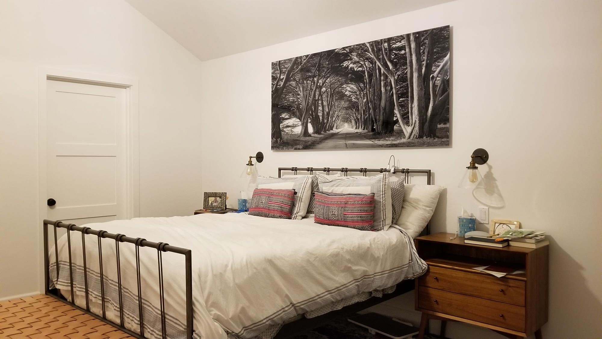 A VAST Display installation display in a bedroom room sent by a customer.