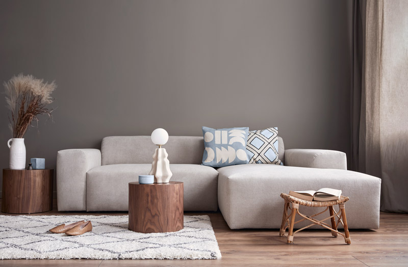 An example living room for displaying ultra-high-resolution VAST photos on the wall above a couch.